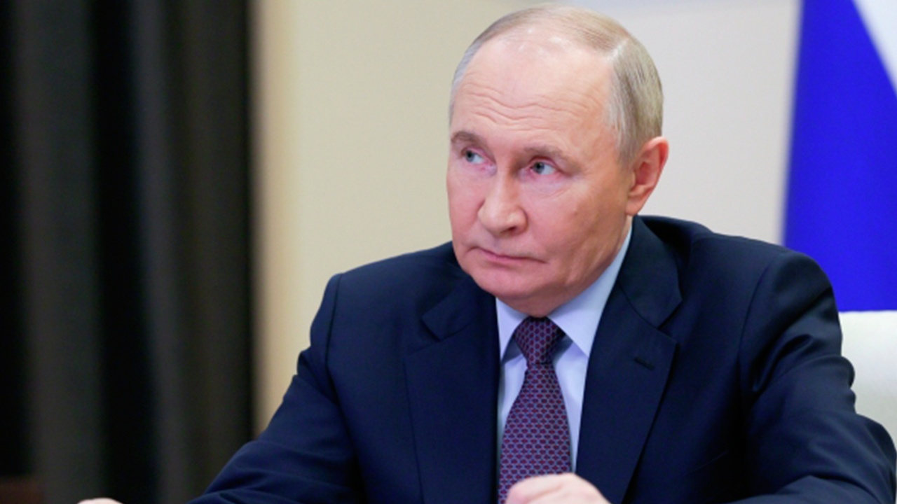 Путин подписал закон о штрафах за продажу энергетиков детям Путин подписал закон о штрафах за продажу энергетиков детям