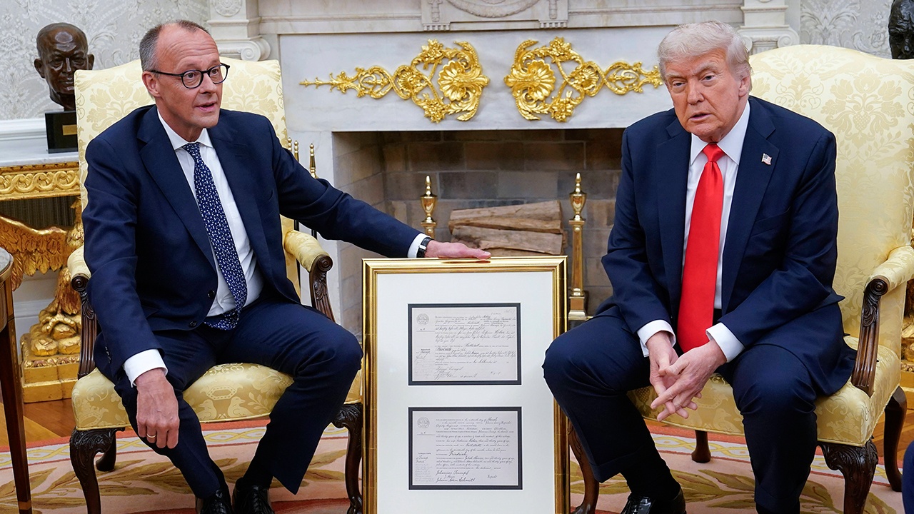 «Ждали с дрожью в коленях»: как прошла встреча Мерца с Трампом «Ждали с дрожью в коленях»: как прошла встреча Мерца с Трампом