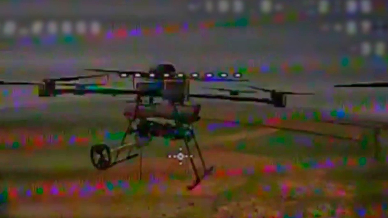 Воздушная дуэль FPV-дрона и «Бабы Яги» в зоне СВО закончилась тараном Воздушная дуэль FPV-дрона и «Бабы Яги» в зоне СВО закончилась тараном