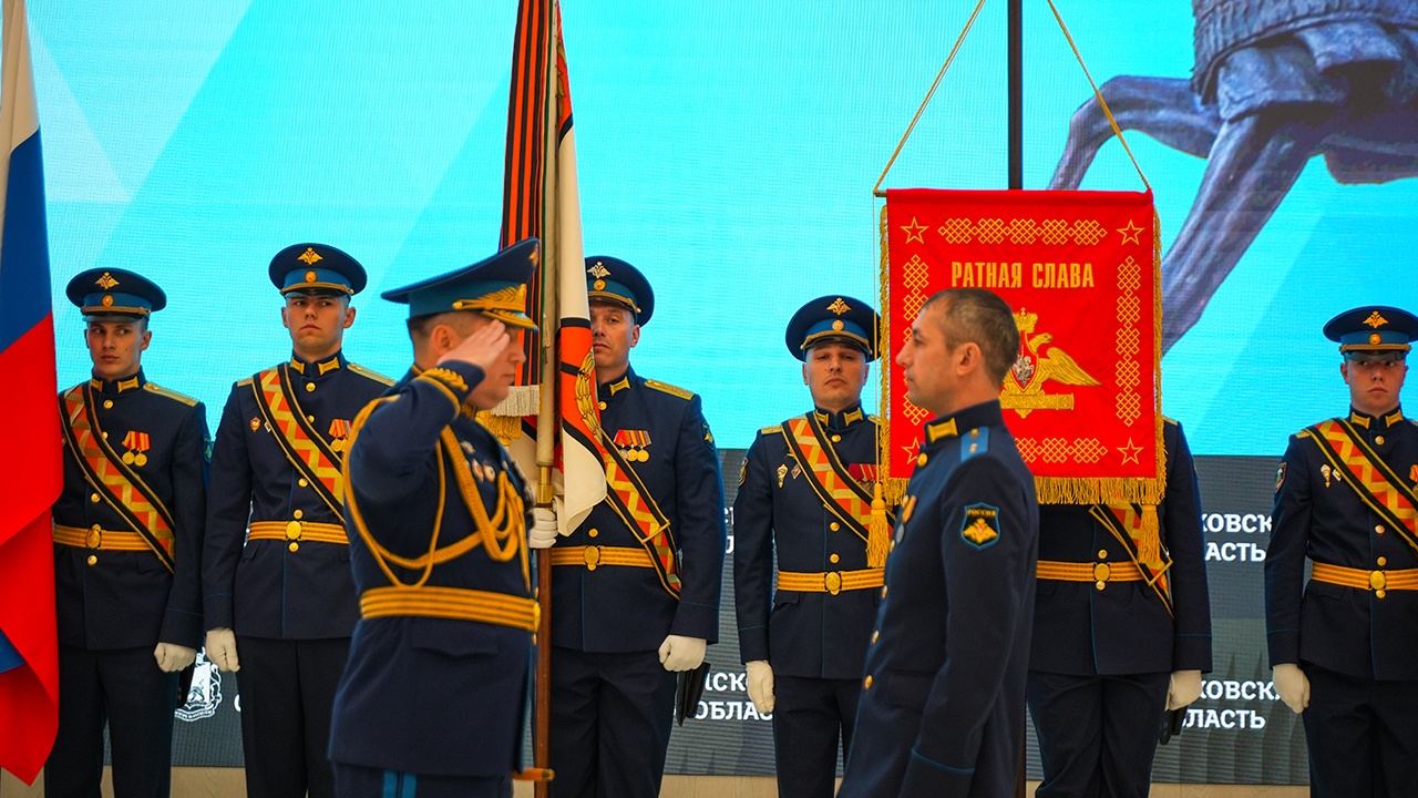 Псковская дивизия ВДВ получила вымпел министра обороны «Ратная слава» Псковская дивизия ВДВ получила вымпел министра обороны «Ратная слава»
