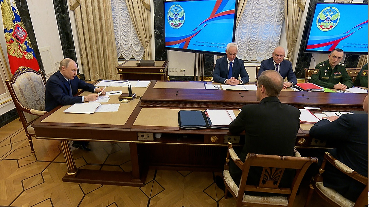 Путин: меры по наращиванию поставок для СВО реализуются в кратчайшие сроки Путин: меры по наращиванию поставок для СВО реализуются в кратчайшие сроки