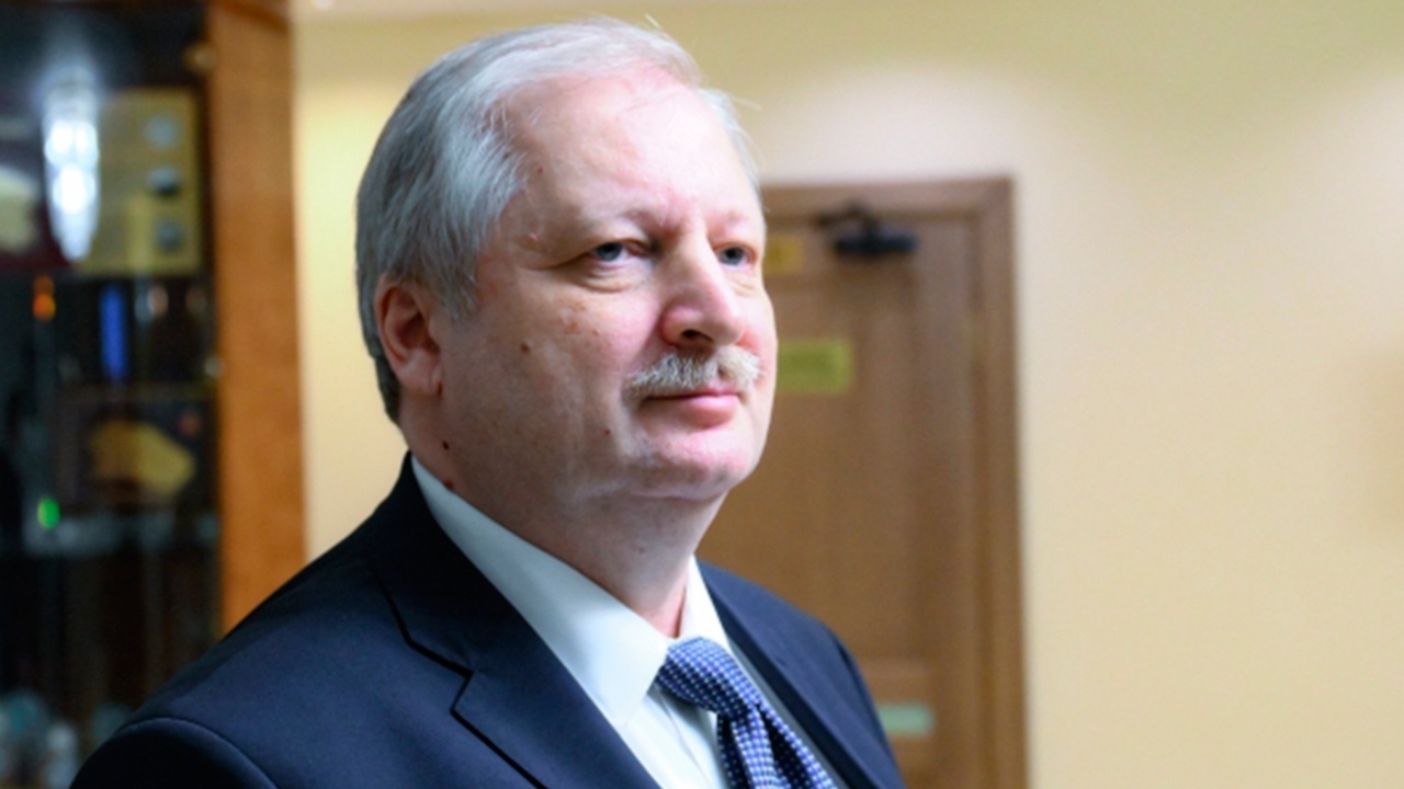 Дарчиев заявил, что Россия и США обречены на мирное сосуществование Дарчиев заявил, что Россия и США обречены на мирное сосуществование