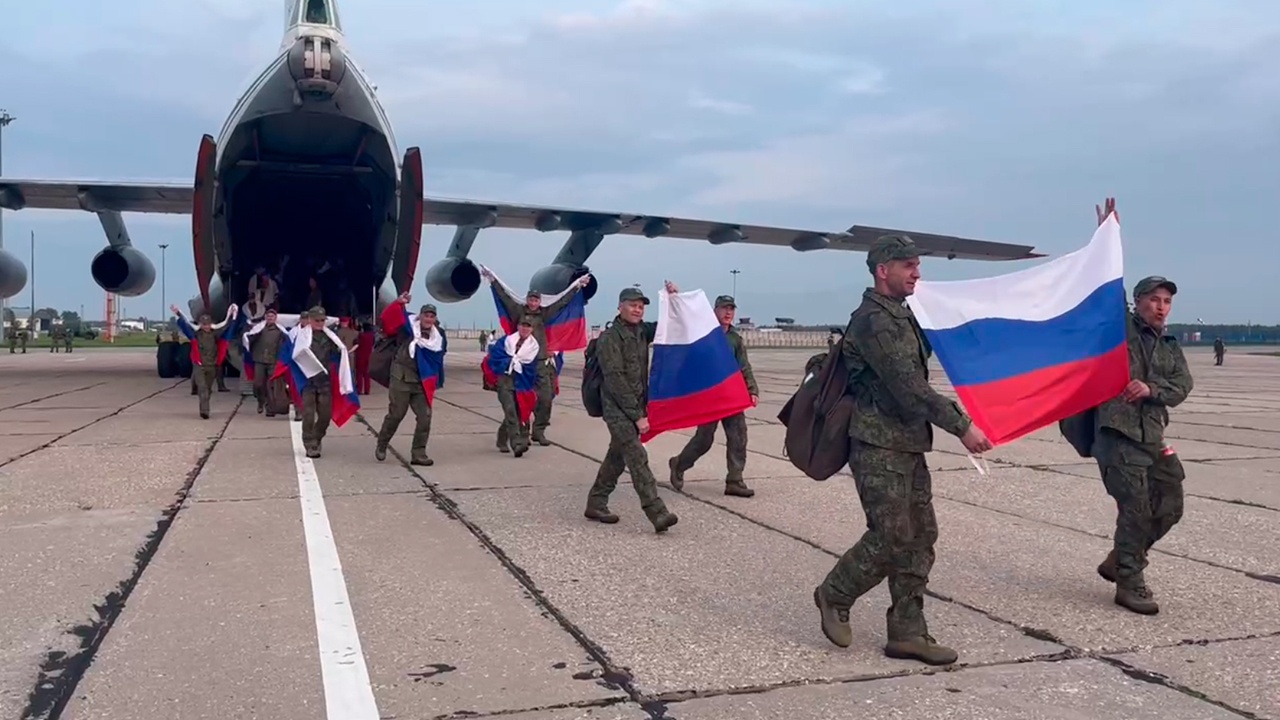 Борт с освобожденными из плена бойцами ВС РФ приземлился в Подмосковье Борт с освобожденными из плена бойцами ВС РФ приземлился в Подмосковье