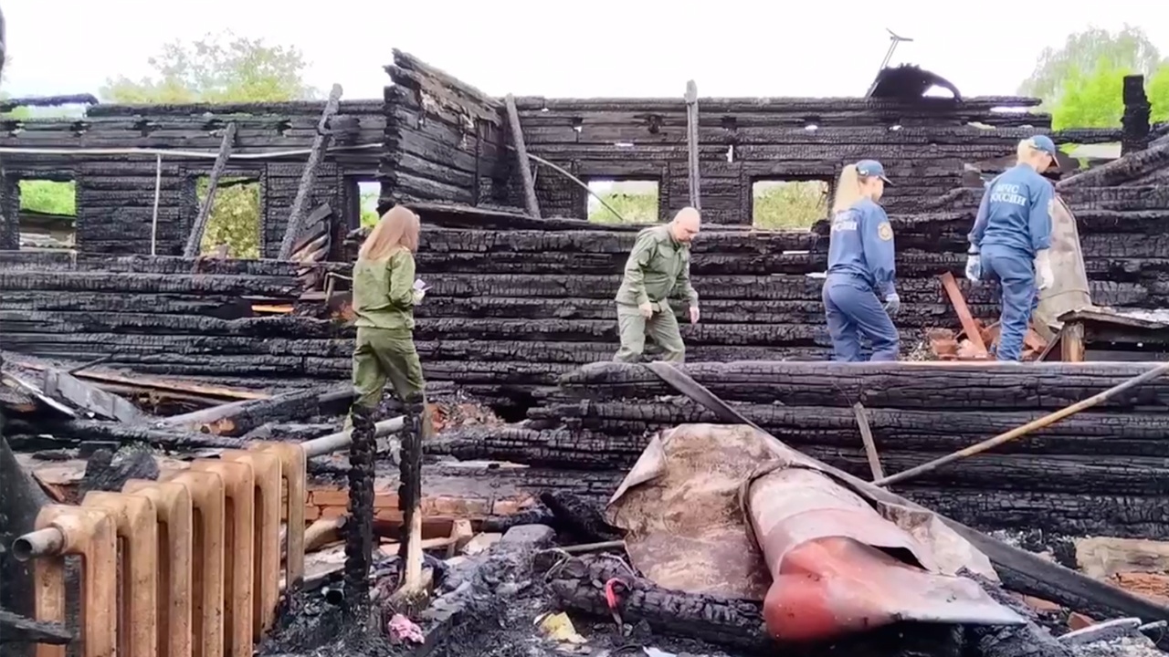 Названа возможная причина пожара с пятью погибшими детьми в Подмосковье Названа возможная причина пожара с пятью погибшими детьми в Подмосковье