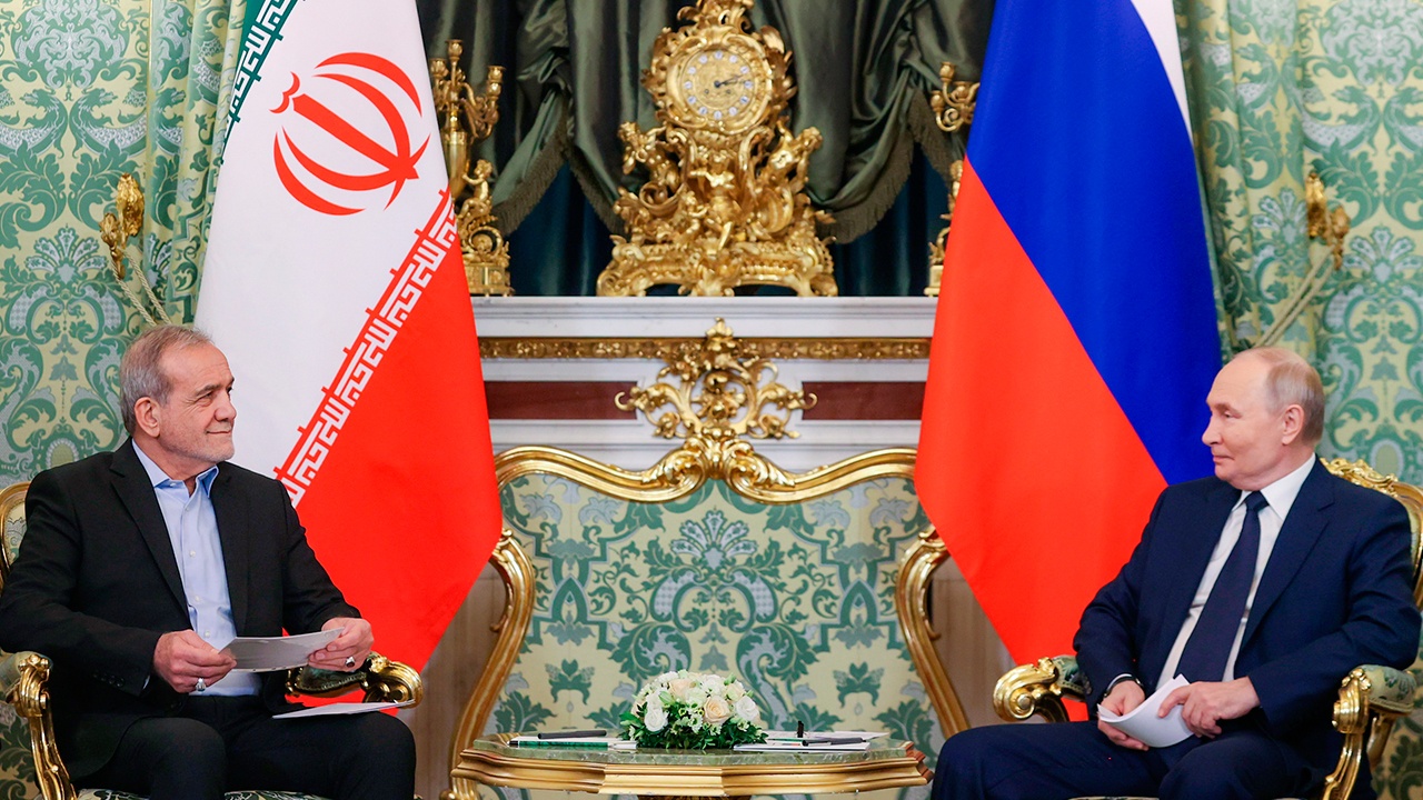 Путин провел телефонный разговор с президентом Ирана Путин провел телефонный разговор с президентом Ирана