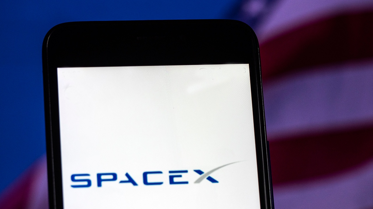 Белый дом распорядился провести проверку госсконтрактов SpaceX Белый дом распорядился провести проверку госсконтрактов SpaceX