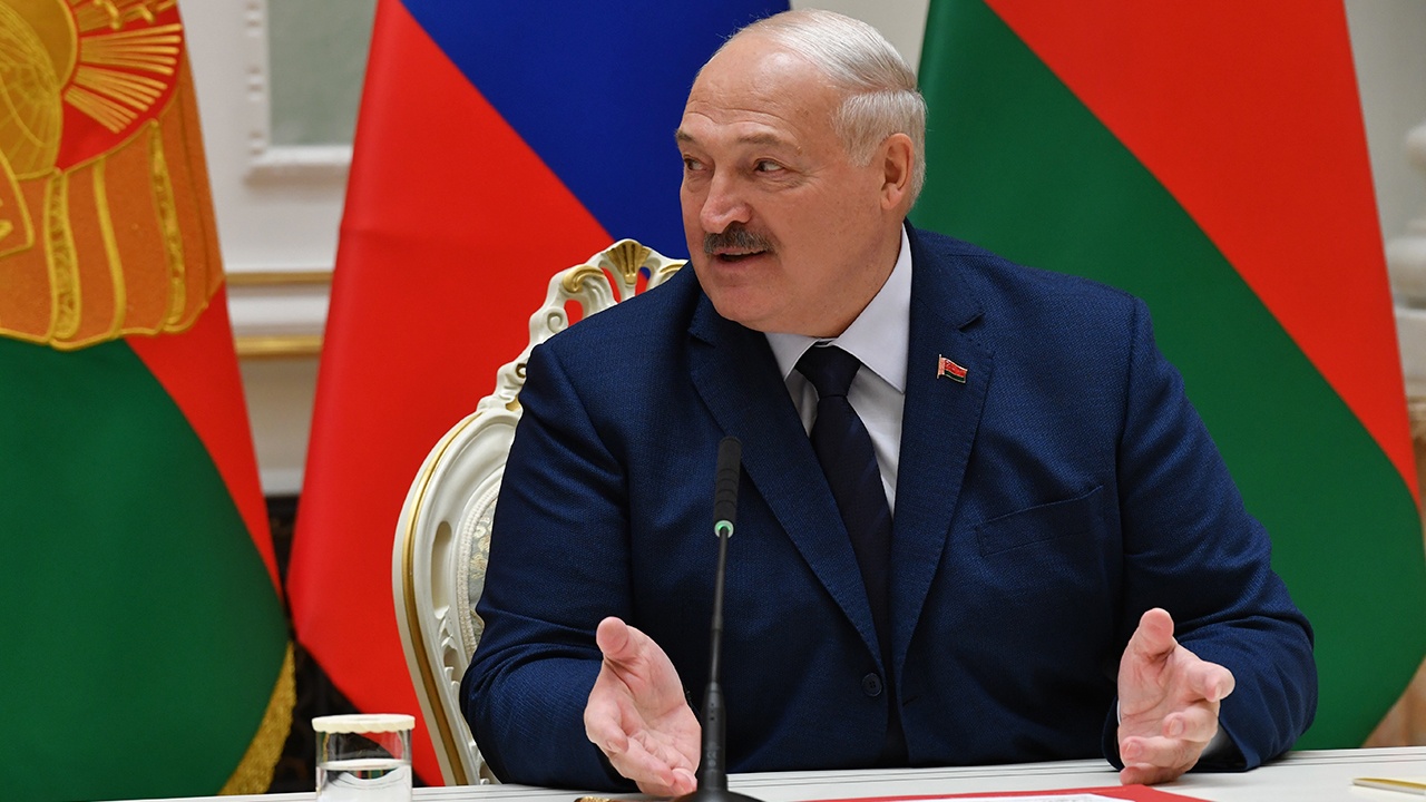 Лукашенко посоветовал не есть картофель слишком часто