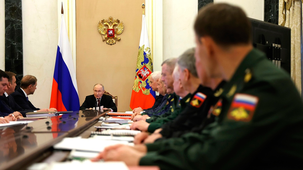 Признак силы: о чем Путин говорил на заседаниях по госпрограмме вооружений Признак силы: о чем Путин говорил на заседаниях по госпрограмме вооружений