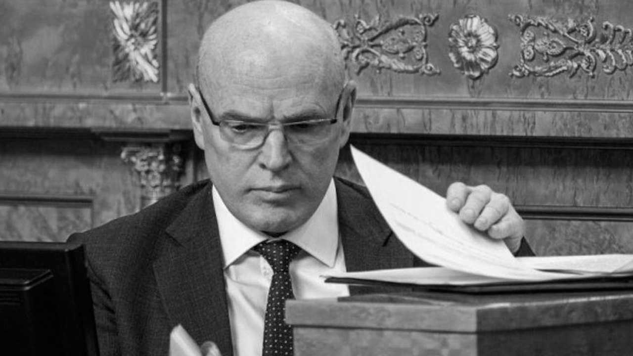 Найден мертвым вице-губернатор Ленобласти Игорь Петров Найден мертвым вице-губернатор Ленобласти Игорь Петров