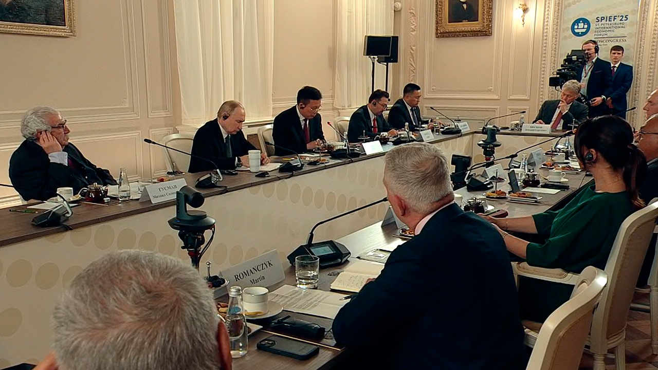 Путин рассказал журналистам, совершил ли он какие-то ошибки Путин рассказал журналистам, совершил ли он какие-то ошибки