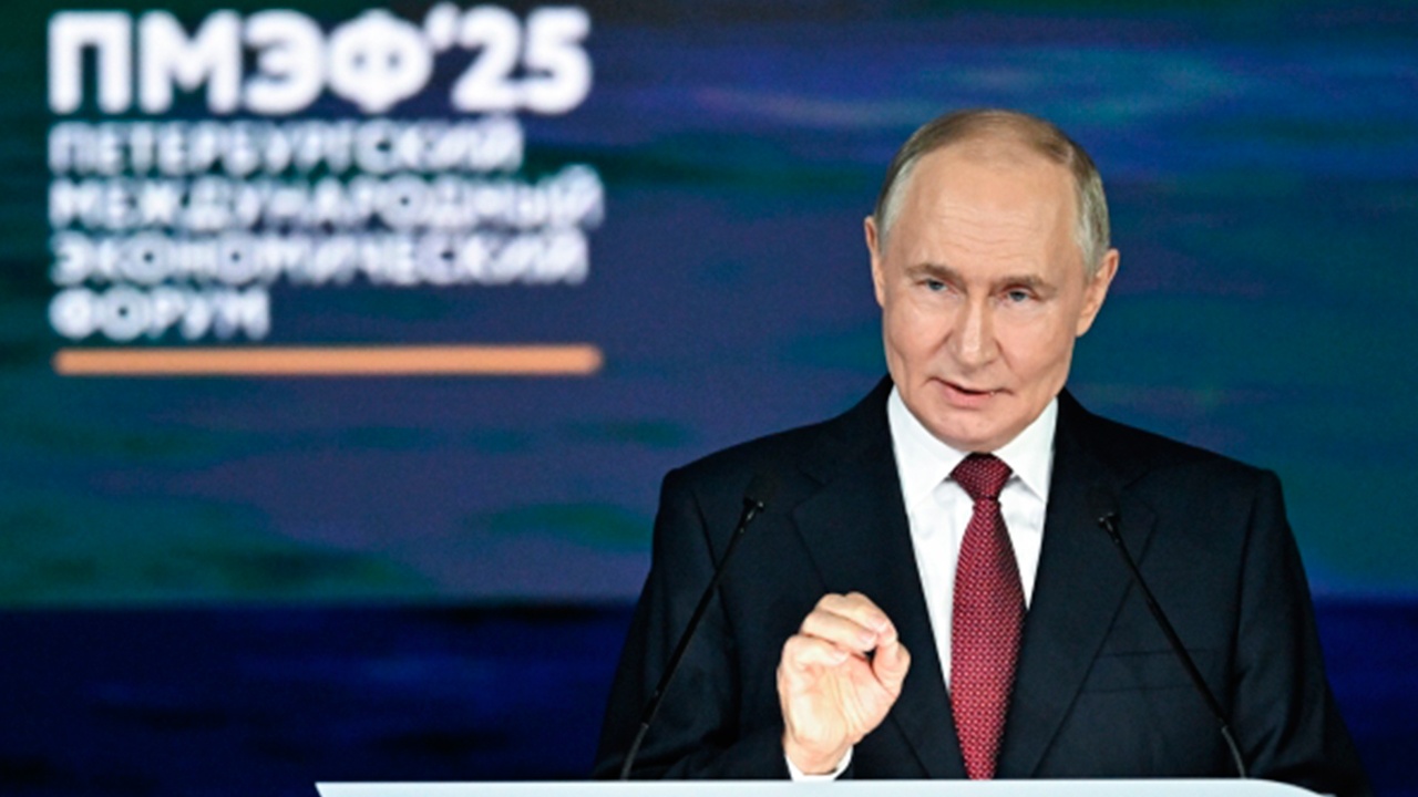 Путин: Россия достигла рекордного снижения уровня бедности Путин: Россия достигла рекордного снижения уровня бедности