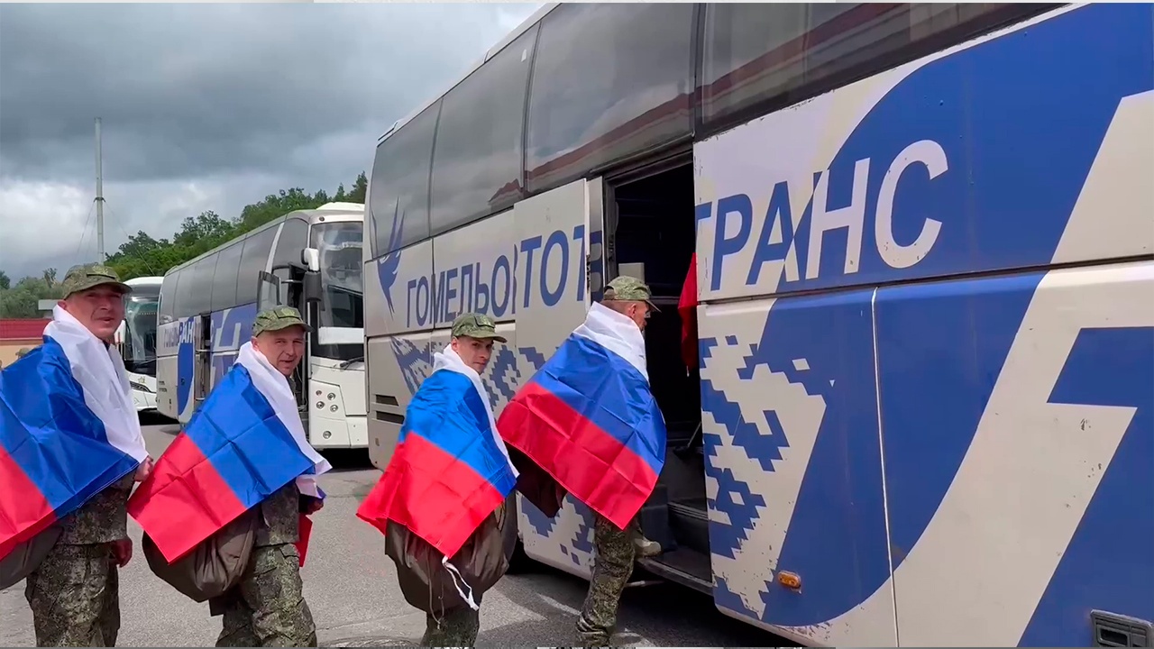 Россия и Украина провели обмен военнопленными Россия и Украина провели обмен военнопленными