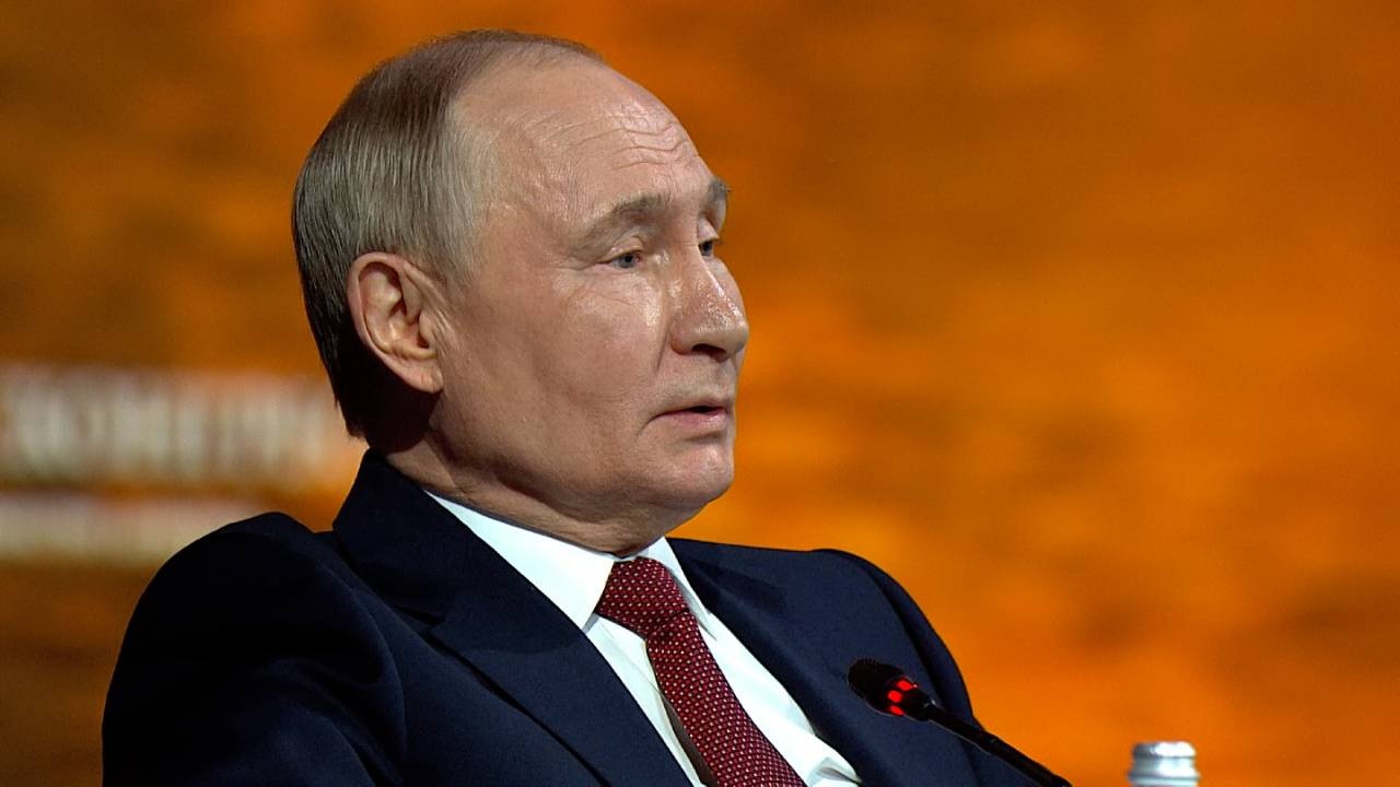Путин насчитал шесть волн расширения НАТО на восток Путин насчитал шесть волн расширения НАТО на восток