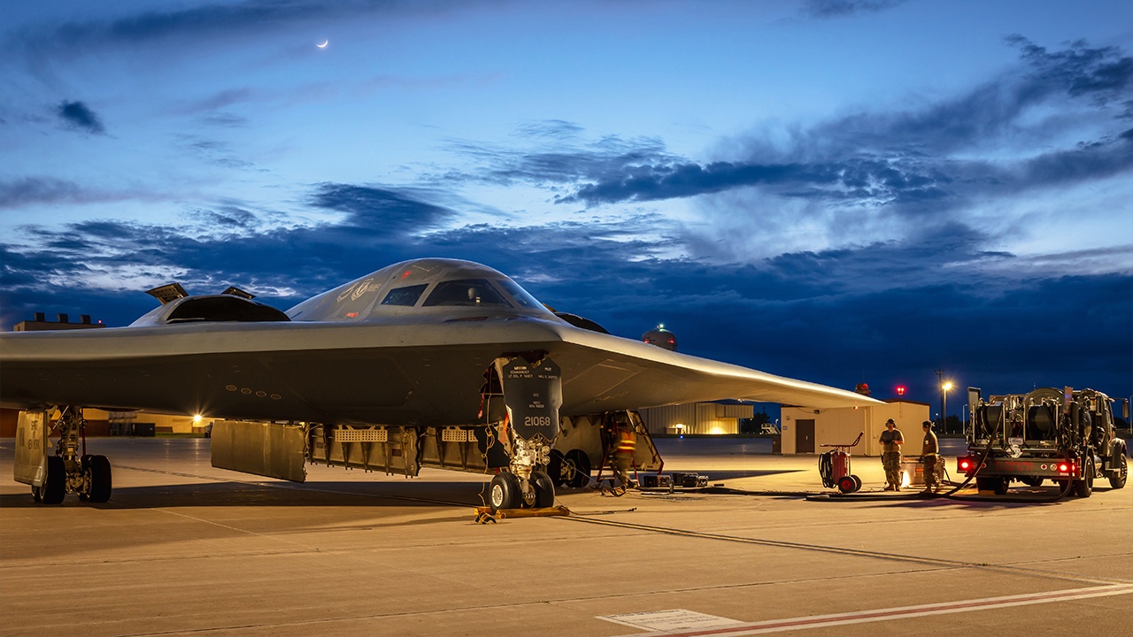 США перебрасывают бомбардировщики B-2 в район Ближнего Востока США перебрасывают бомбардировщики B-2 в район Ближнего Востока
