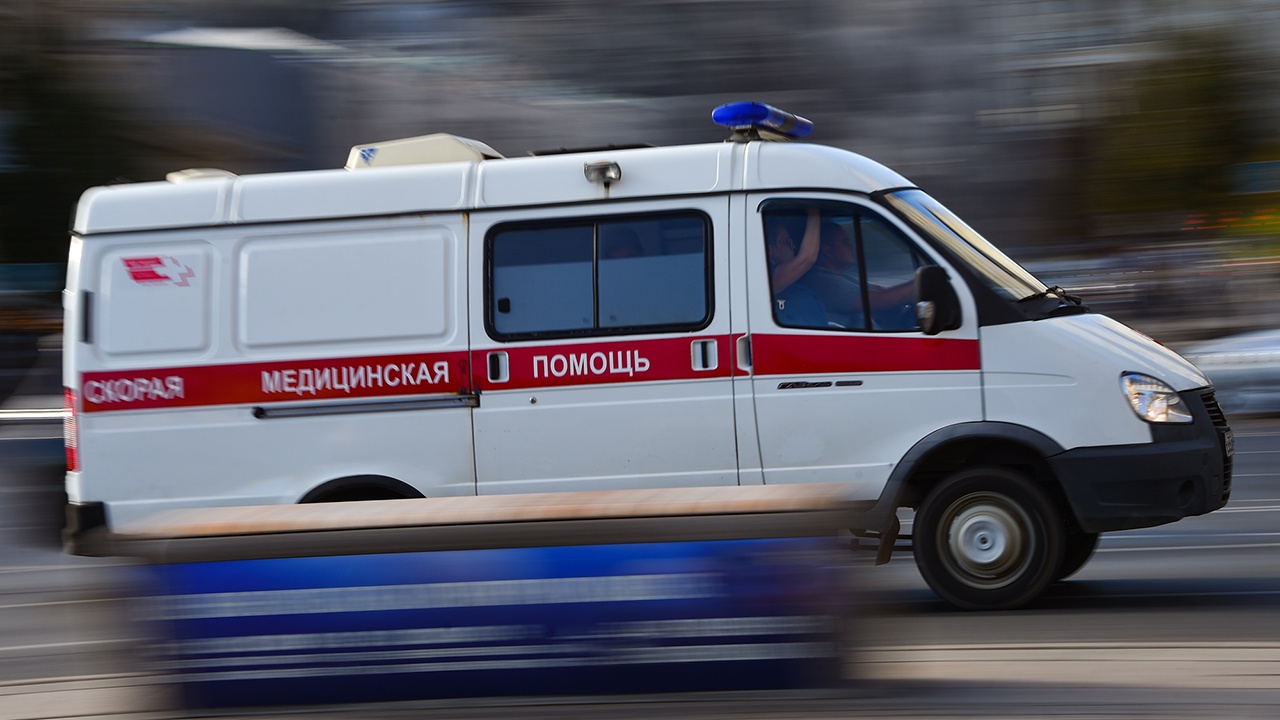 Три человека ранены после атаки дрона ВСУ по скорой помощи в Лисичанске Три человека ранены после атаки дрона ВСУ по скорой помощи в Лисичанске