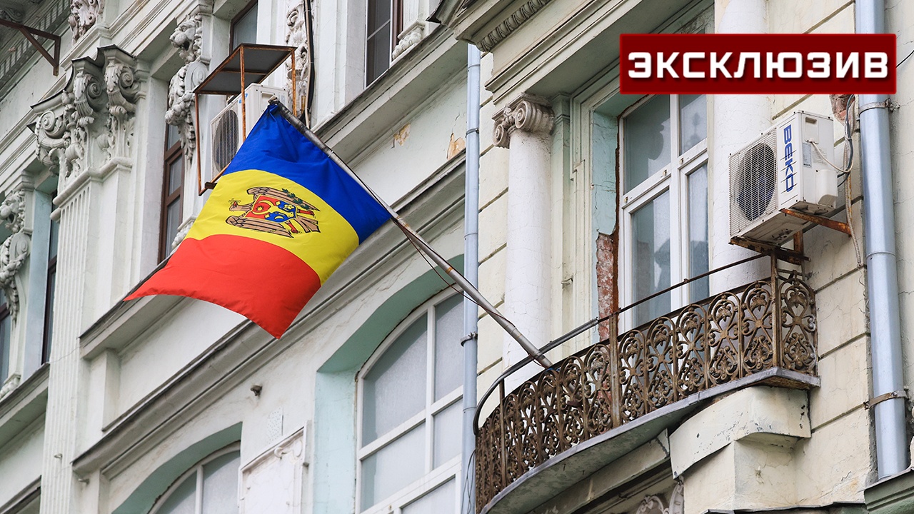 В Молдавии назвали позором задержание участников ПМЭФ в аэропорту Кишинева В Молдавии назвали позором задержание участников ПМЭФ в аэропорту Кишинева