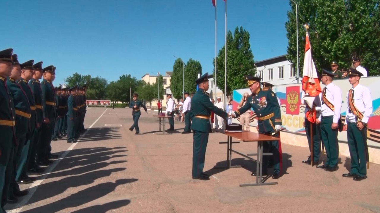 На полигоне Капустин Яр состоялся выпуск механиков-водителей ПГРК «Ярс» На полигоне Капустин Яр состоялся выпуск механиков-водителей ПГРК «Ярс»