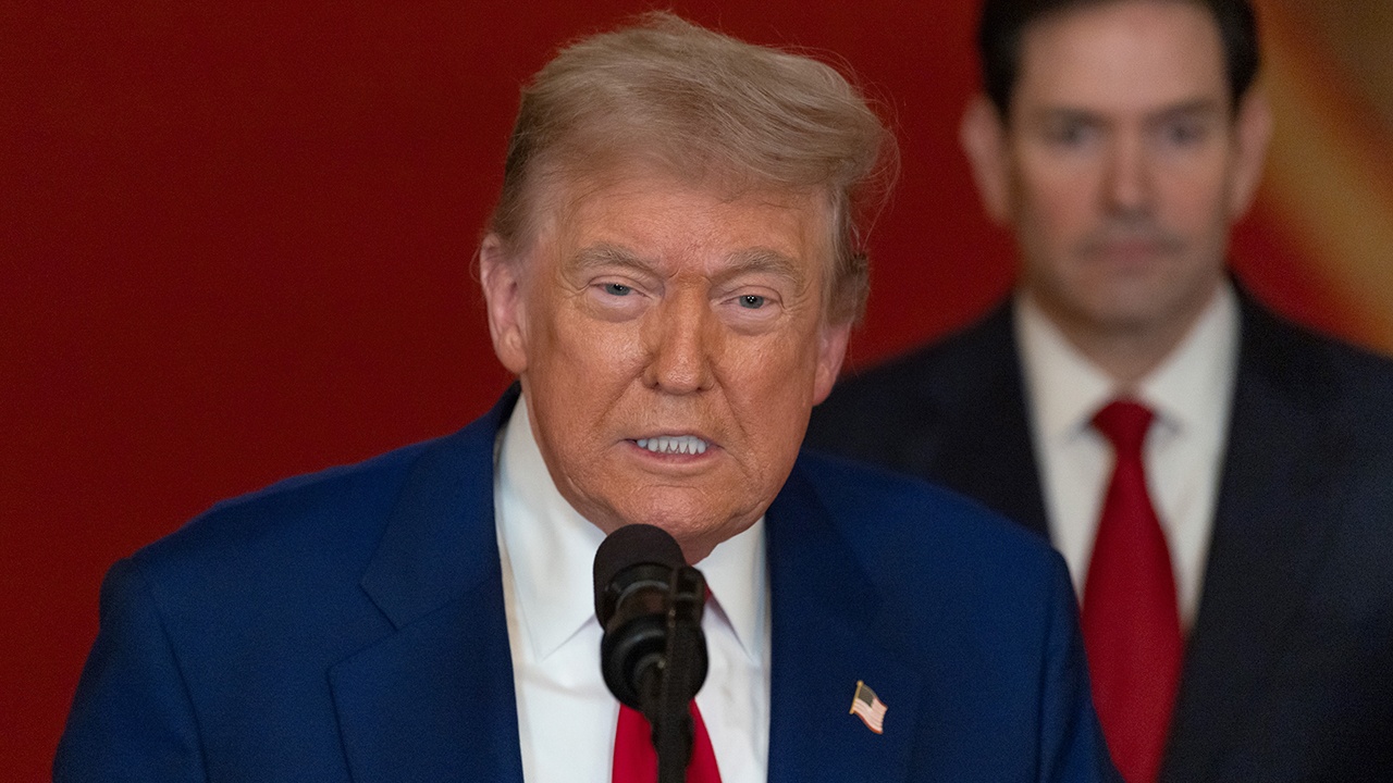 Трамп предупредил Иран и Израиль о последствиях несоблюдения мира Трамп предупредил Иран и Израиль о последствиях несоблюдения мира