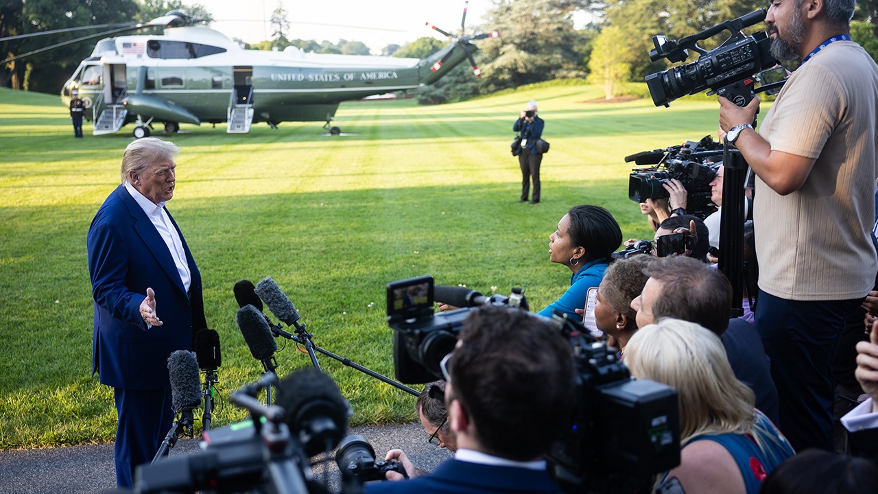 Трамп обвинил CNN и NYT в попытке дискредитировать удары по Ирану Трамп обвинил CNN и NYT в попытке дискредитировать удары по Ирану