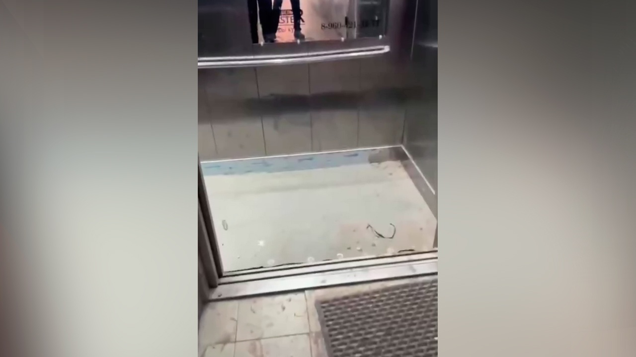В многоквартирном доме в Махачкале сорвался лифт с людьми В многоквартирном доме в Махачкале сорвался лифт с людьми