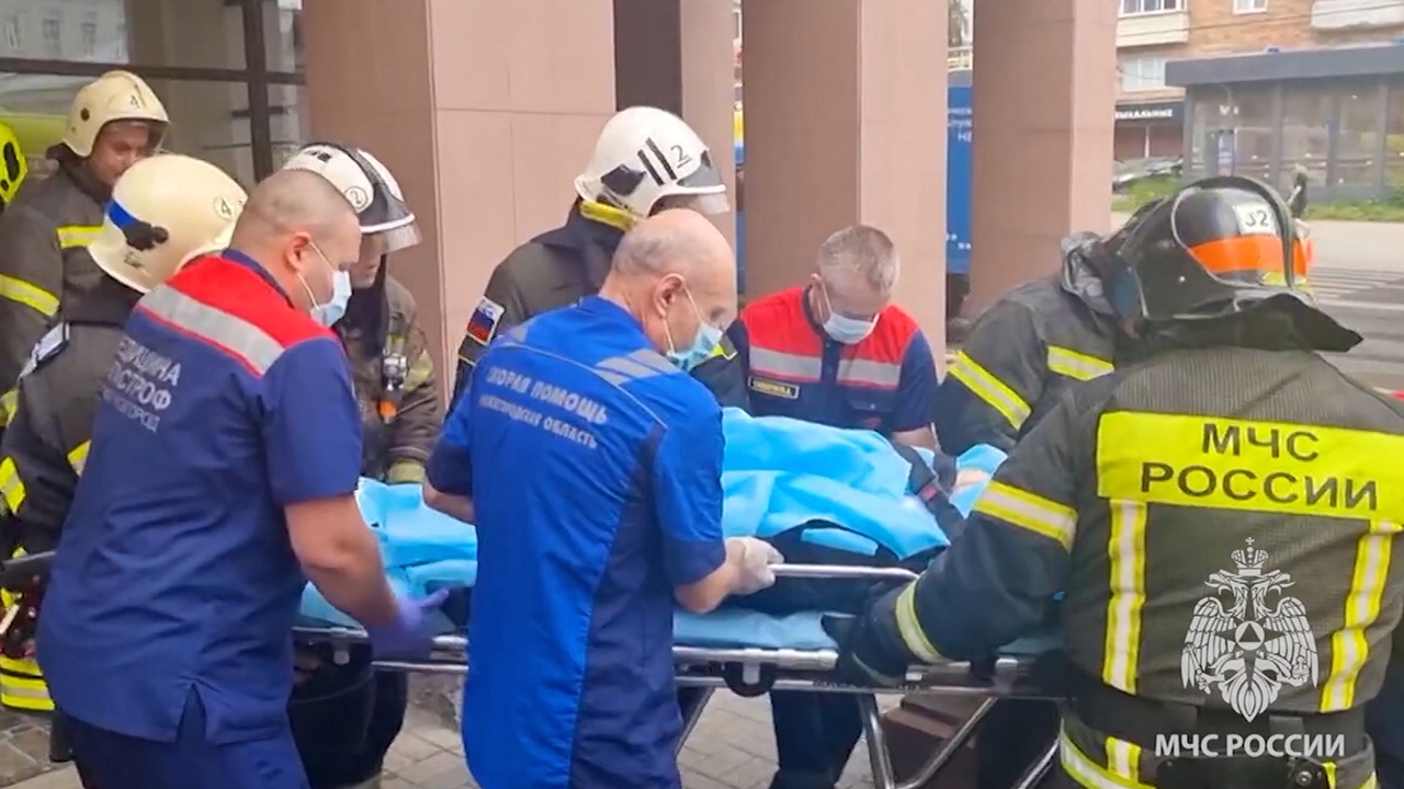 Нижегородские пожарные защитили от огня врачей и пациентку во время операции Нижегородские пожарные защитили от огня врачей и пациентку во время операции