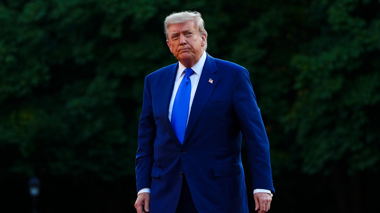 Трамп перед саммитом НАТО заявил о сложном положении Зеленского Трамп перед саммитом НАТО заявил о сложном положении Зеленского