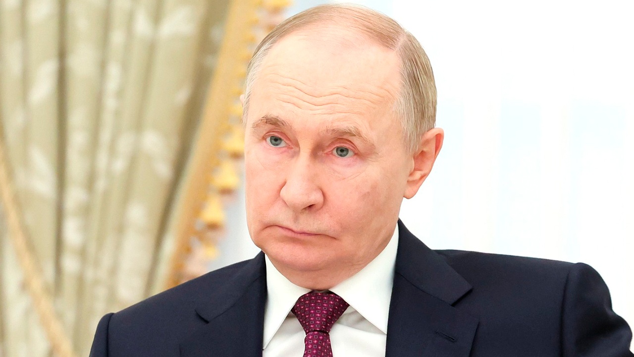 Путин объяснил, почему нельзя затягивать строительство культурных центров Путин объяснил, почему нельзя затягивать строительство культурных центров