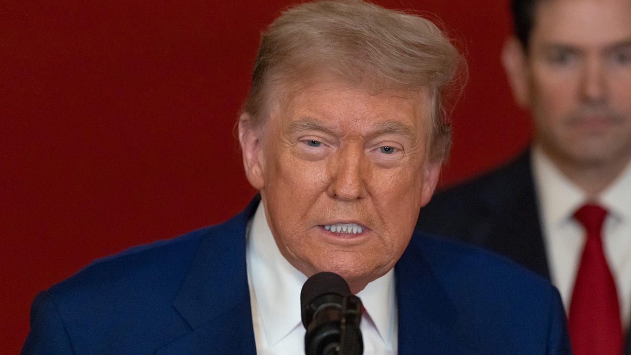 Трамп предложил переименовать Пентагон в «Министерство войны» Трамп предложил переименовать Пентагон в «Министерство войны»