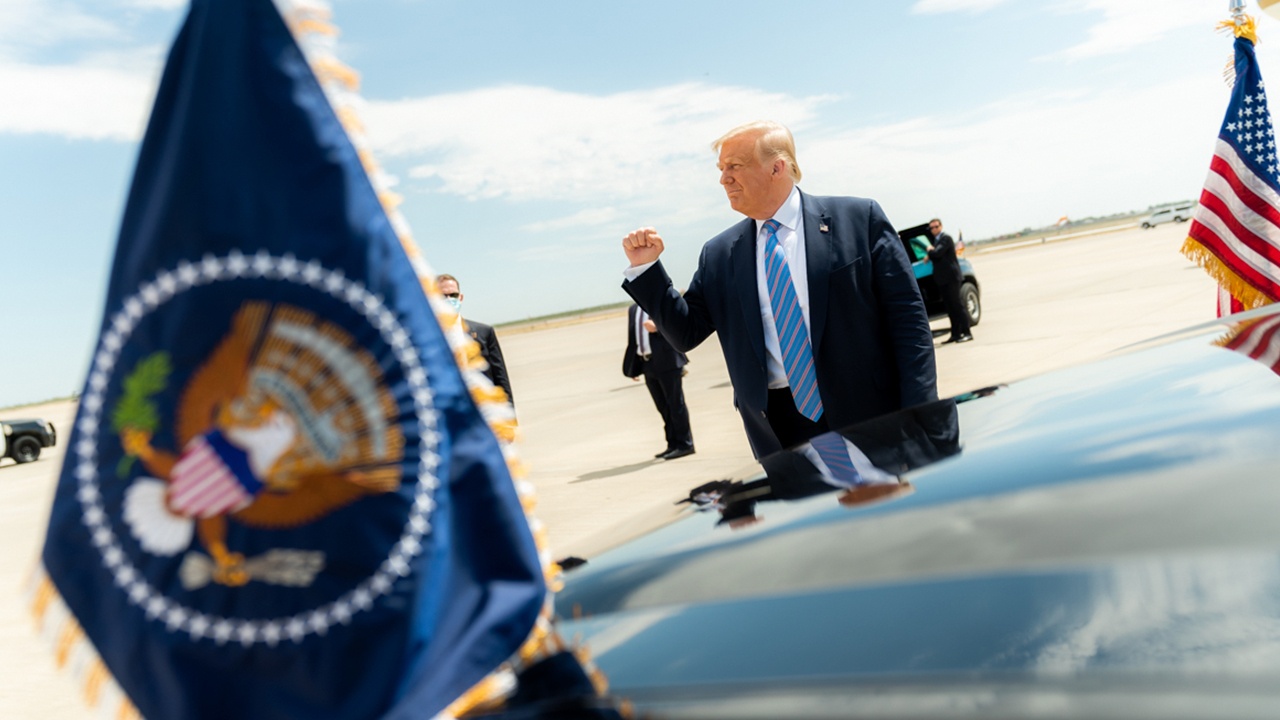 Трамп заявил, что без раздумий снова атакует Иран Трамп заявил, что без раздумий снова атакует Иран