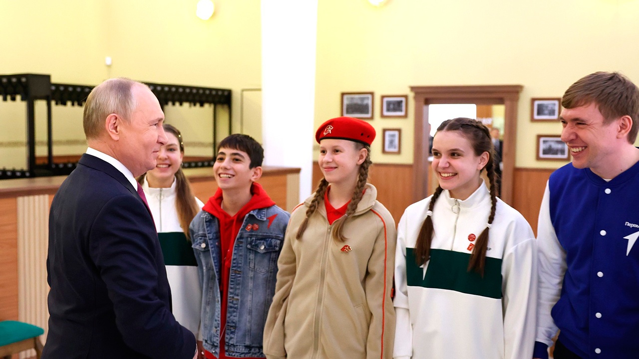 Путин по видеосвязи откроет молодежные центры в шести регионах
