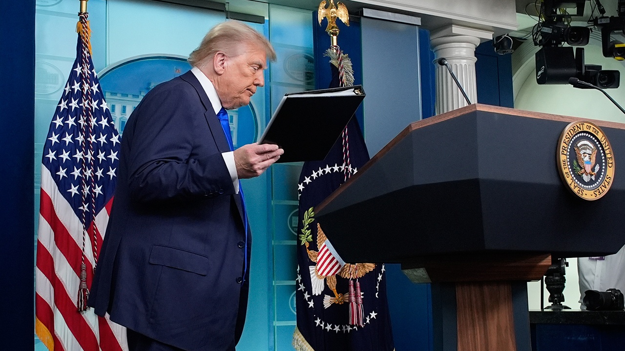 Трамп заявил, что предотвратил войну Сербии против Косово Трамп заявил, что предотвратил войну Сербии против Косово