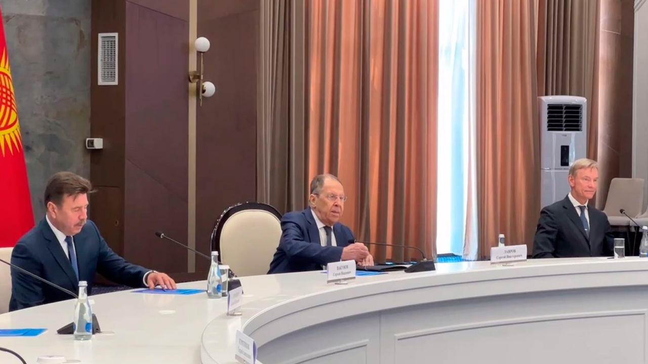 Лавров: Запад не сможет нанести РФ поражение с помощью Киева Лавров: Запад не сможет нанести РФ поражение с помощью Киева
