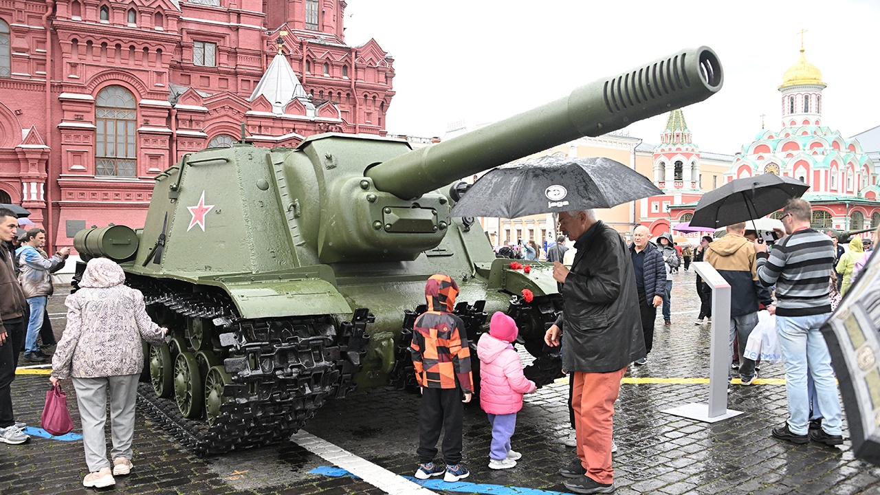 Музей под открытым небом: как в Москве отметили 80-й юбилей Парада Победы Музей под открытым небом: как в Москве отметили 80-й юбилей Парада Победы