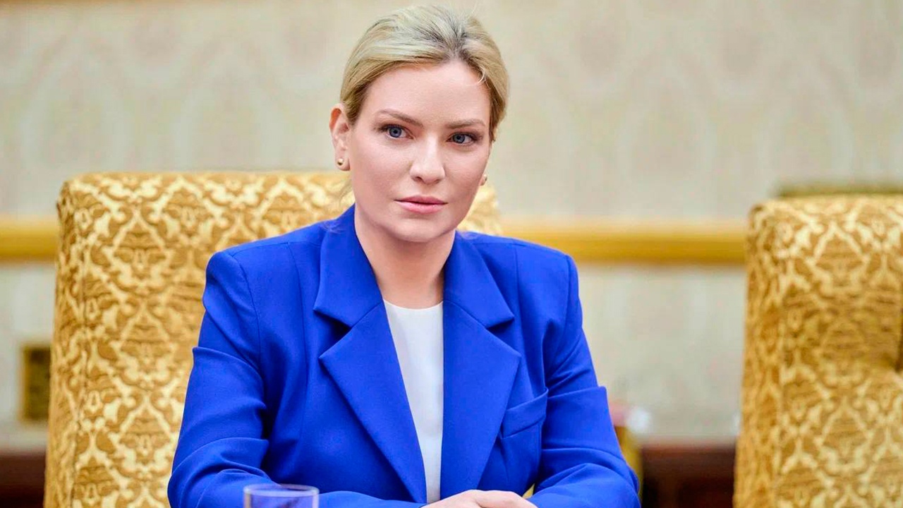 ЦТАК: Ким Чен Ын встретился с министром культуры РФ Любимовой ЦТАК: Ким Чен Ын встретился с министром культуры РФ Любимовой