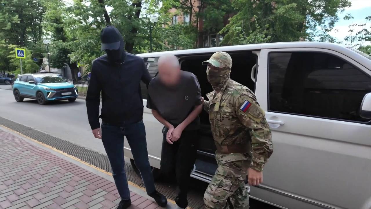 Двоих жителей Крыма задержали за передачу данных СБУ Двоих жителей Крыма задержали за передачу данных СБУ