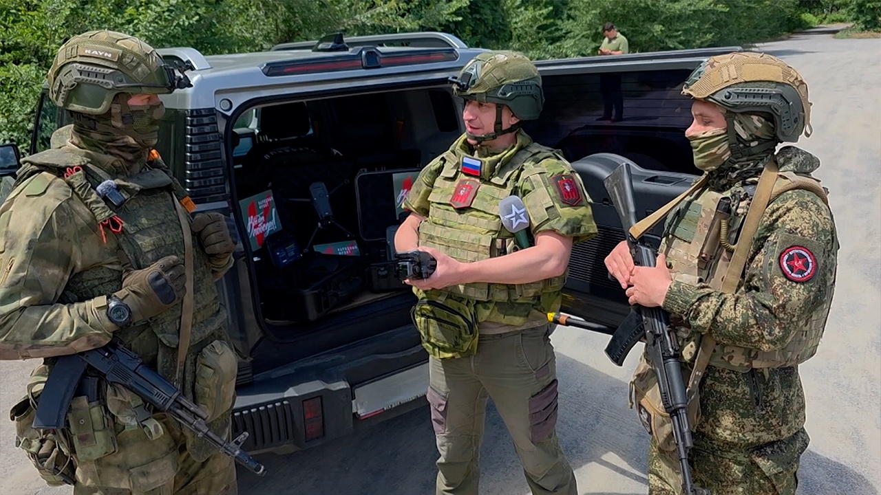 «Народный фронт» и военкор «Звезды» передали дроны Балтийскому батальону 