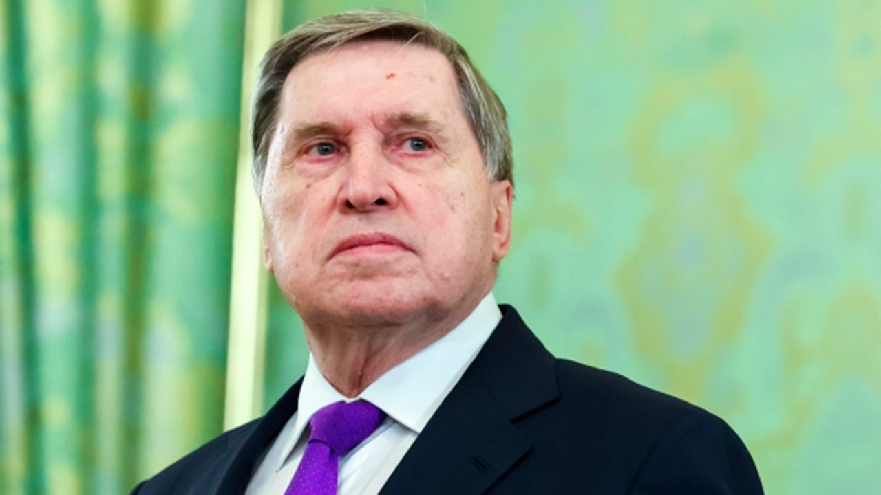Ушаков заявил, что Путин и Трамп не обсуждали возможную личную встречу
