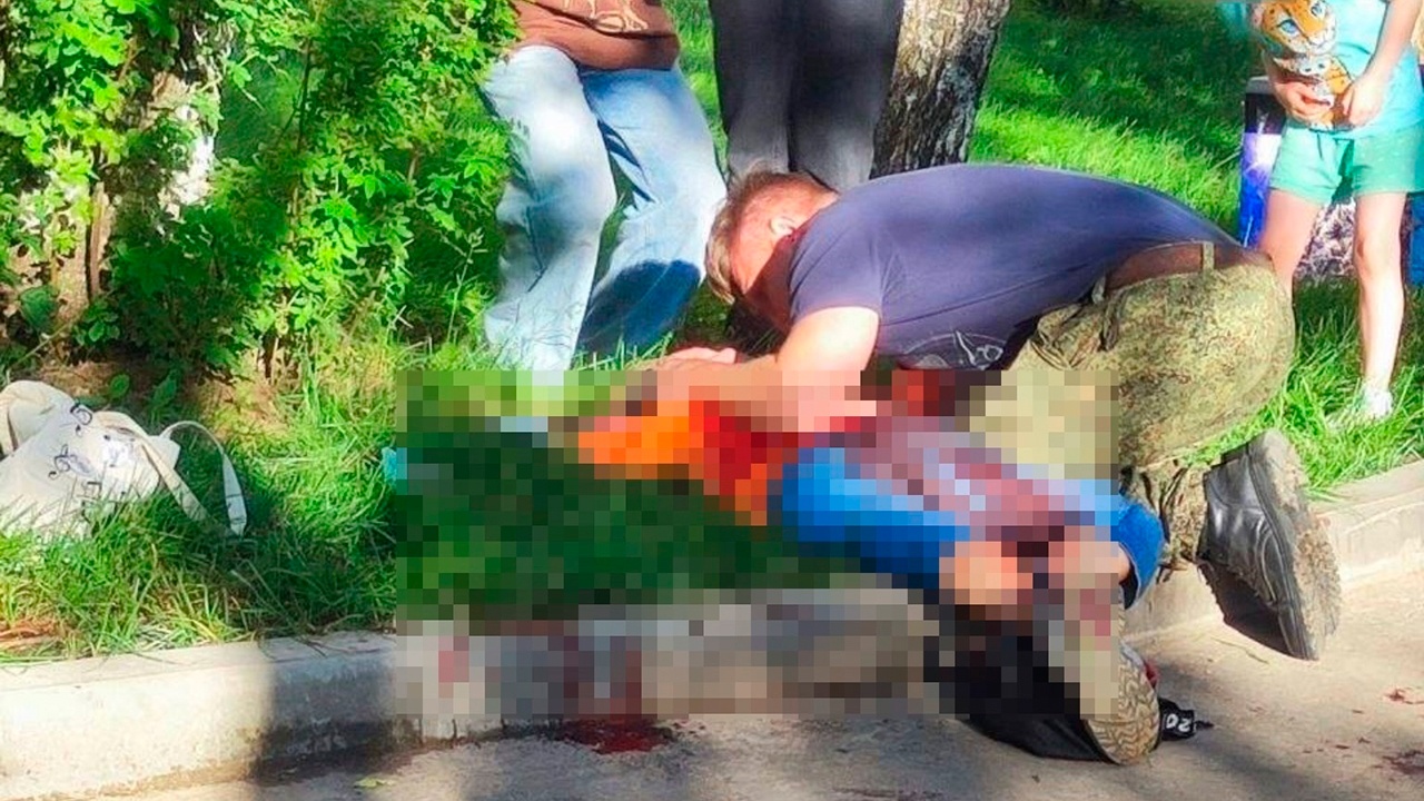 Мужчина ударил ножом в шею ребенка в Сергиевом Посаде Мужчина ударил ножом в шею ребенка в Сергиевом Посаде