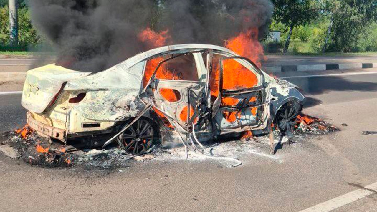 Под Белгородом два человека погибли при ударе дрона ВСУ по машине Под Белгородом два человека погибли при ударе дрона ВСУ по машине