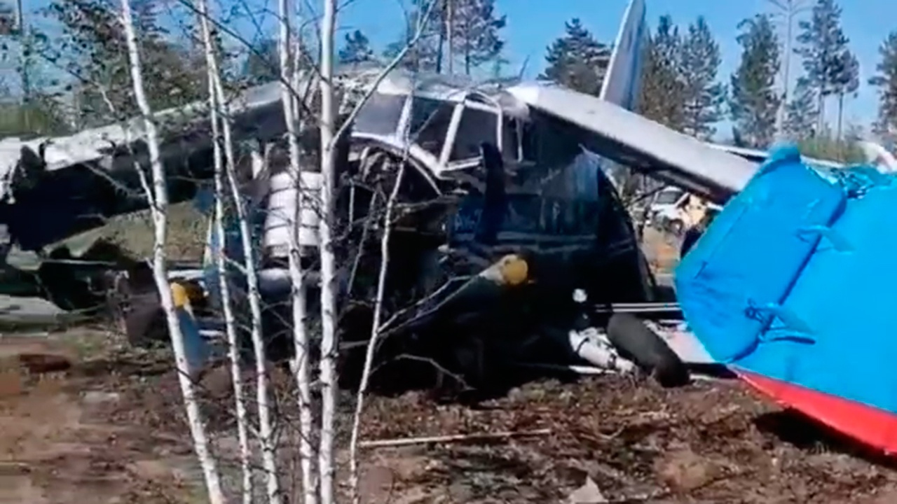 В Забайкалье шесть человек пострадали при жесткой посадке самолета Ан-2 В Забайкалье шесть человек пострадали при жесткой посадке самолета Ан-2