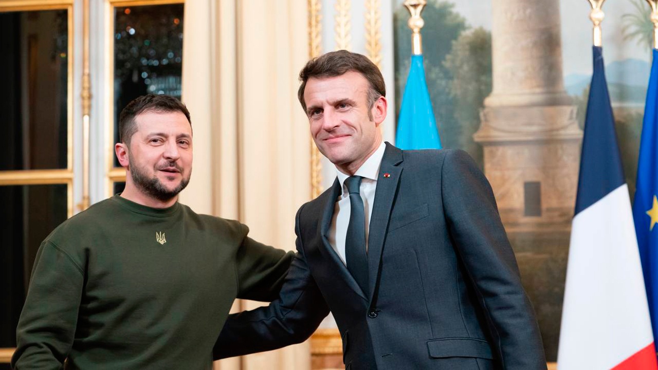 Макрон заявил, что Европа «никогда» не бросит Украину Макрон заявил, что Европа «никогда» не бросит Украину