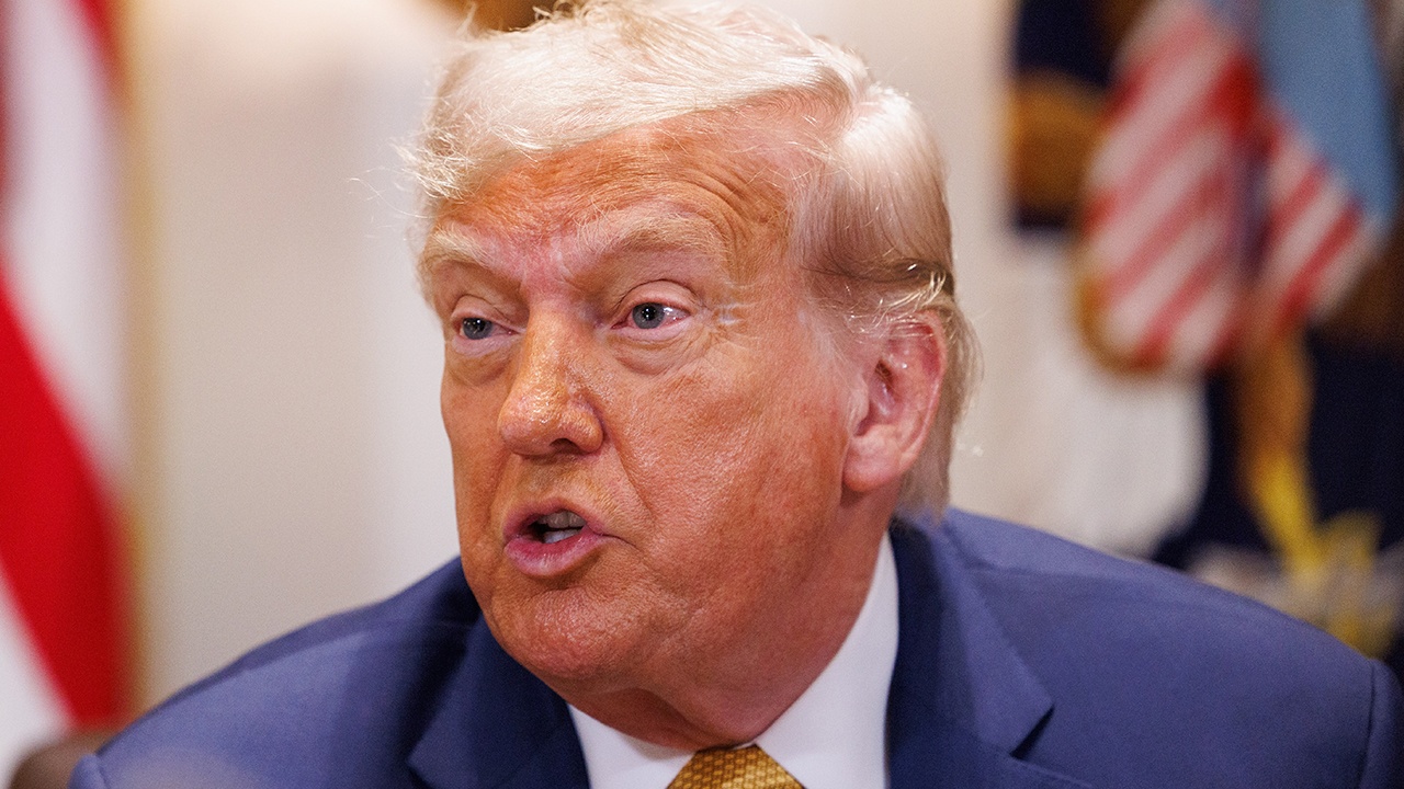 Трампа возмутил вопрос журналистов об Эпштейне Трампа возмутил вопрос журналистов об Эпштейне