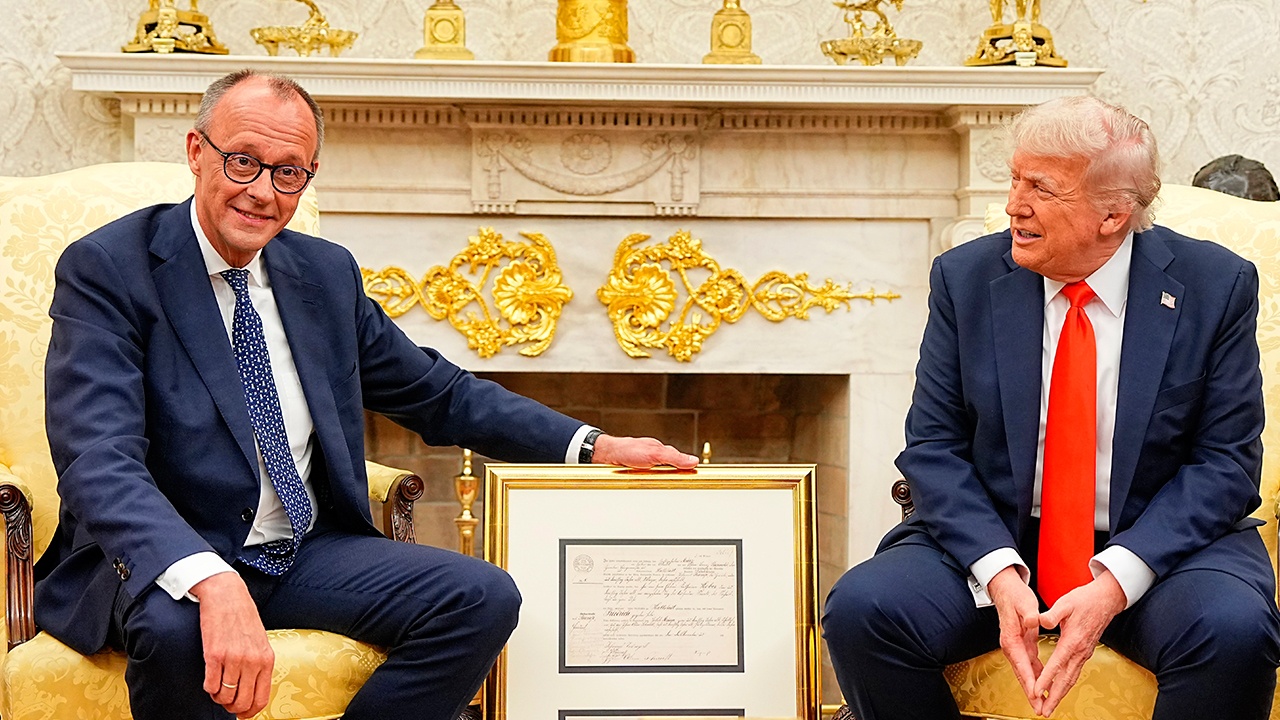 Мерц призвал Трампа «оставаться на одной волне» с Европой по теме Украины Мерц призвал Трампа «оставаться на одной волне» с Европой по теме Украины