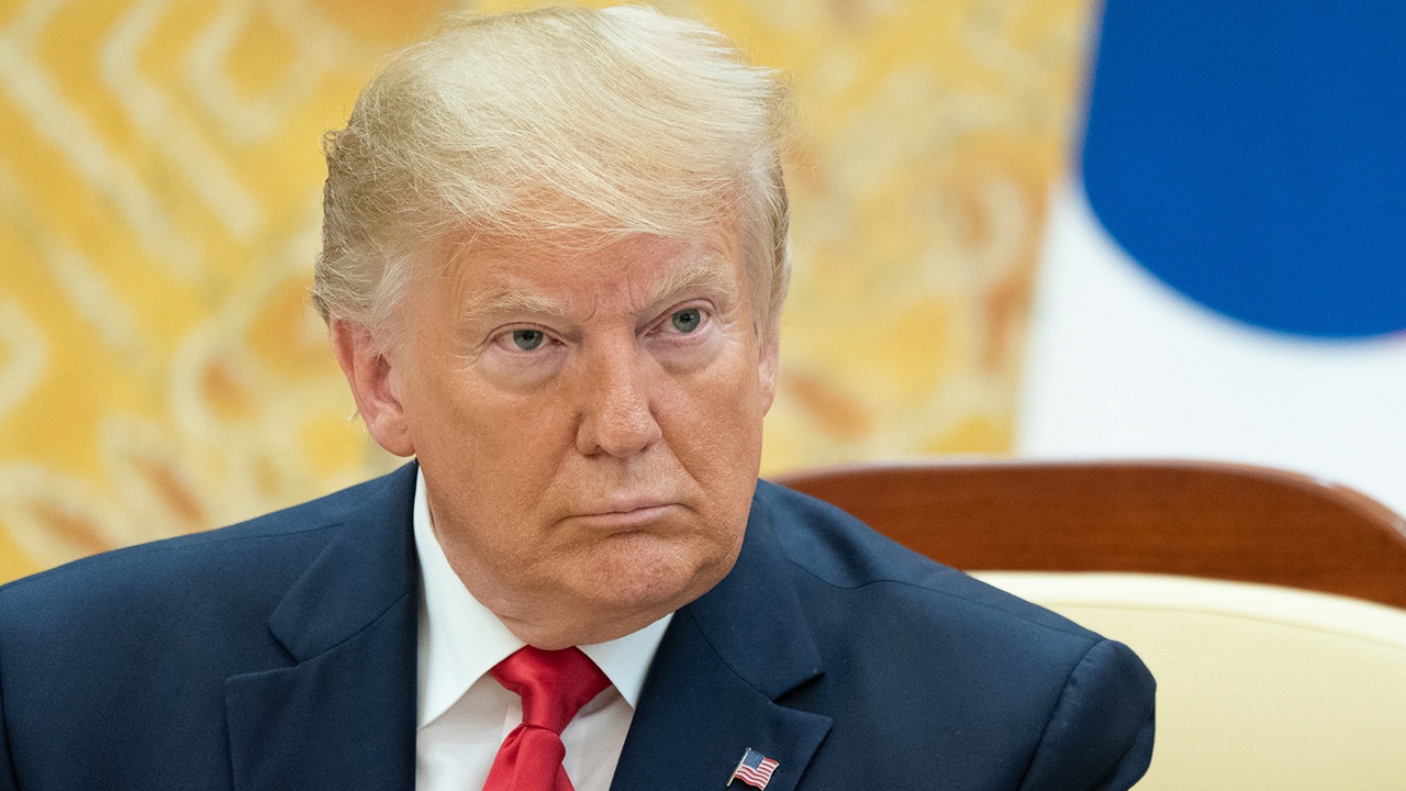 Трамп ввел 30%-ые пошлины на импорт в США товаров из ЕС и Мексики Трамп ввел 30%-ые пошлины на импорт в США товаров из ЕС и Мексики