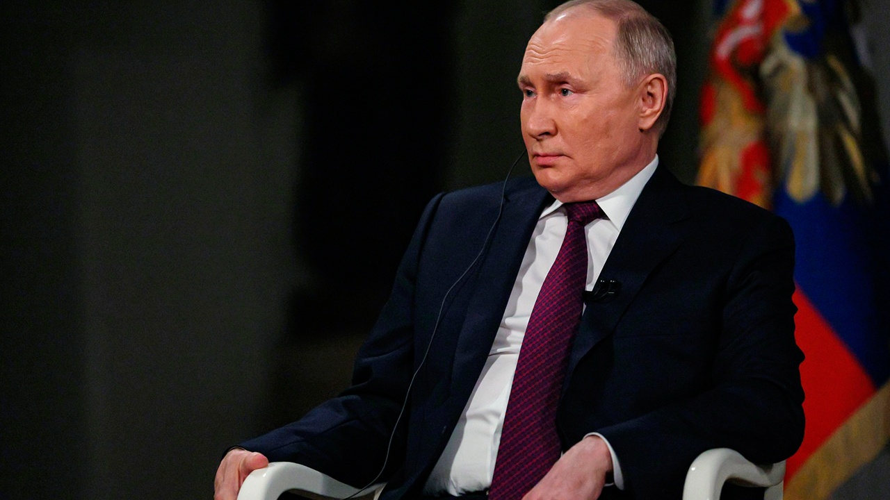Путин рассказал о своей привычке с детства гасить свет перед сном Путин рассказал о своей привычке с детства гасить свет перед сном