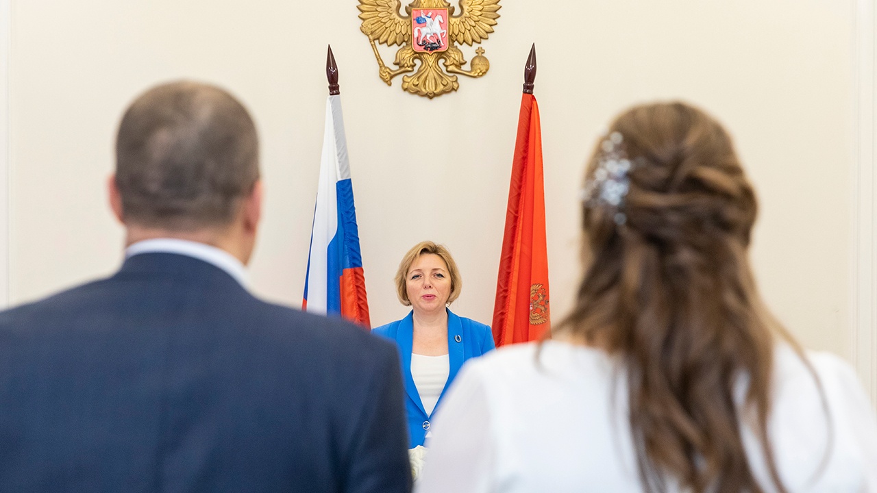 За пять лет в России средний возраст молодоженов увеличился на три года За пять лет в России средний возраст молодоженов увеличился на три года