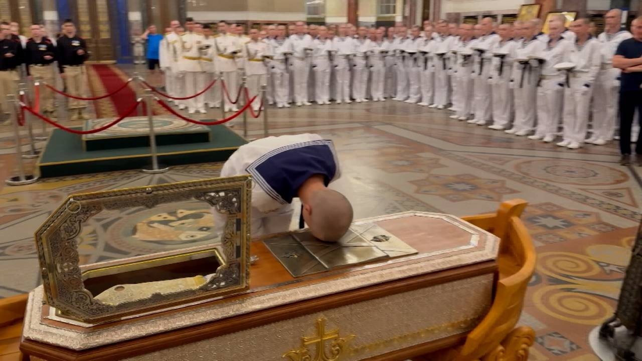 В Кронштадт доставили мощи адмирала Ушакова в преддверии Дня ВМФ В Кронштадт доставили мощи адмирала Ушакова в преддверии Дня ВМФ