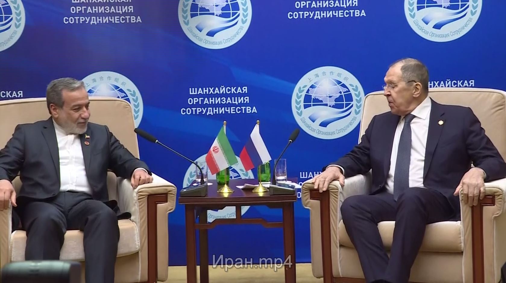 Лавров подчеркнул важность дипломатического урегулирования кризиса вокруг иранской ядерной программы Лавров подчеркнул важность дипломатического урегулирования кризиса вокруг иранской ядерной программы