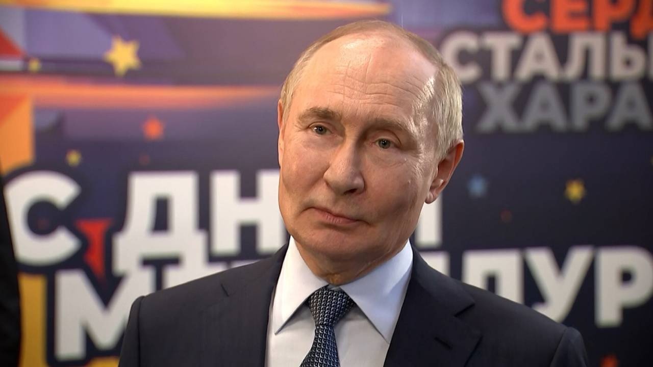 Путин пообещал уделить внимание строительству аэропорта в Магнитогорске Путин пообещал уделить внимание строительству аэропорта в Магнитогорске