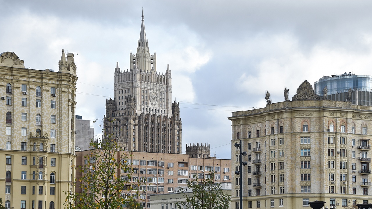 Захарова: РФ имеет право бить по военным объектам стран, помогающих Киеву